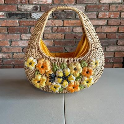 Beautiful Vintage Women's Embroidered Straw Woven Bag Purse