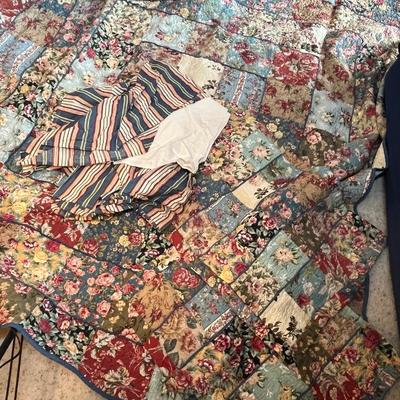 Twin comforter