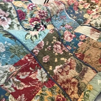 Twin comforter