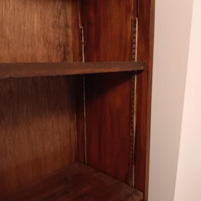 BOOKCASE WITH ADJUSTABLE SHELVES