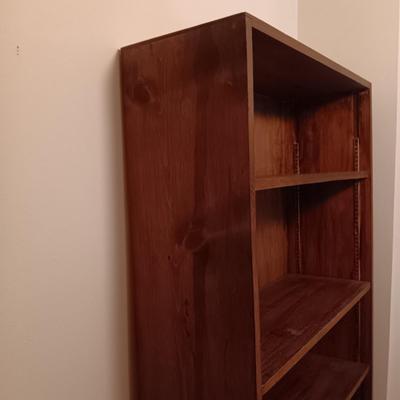BOOKCASE WITH ADJUSTABLE SHELVES