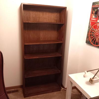 BOOKCASE WITH ADJUSTABLE SHELVES