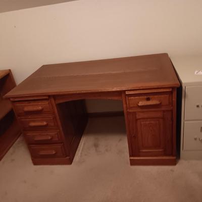 5 DRAWER, 1 CABINET SOLID WOOD DESK W/ 2 PULL-OUT SHELVES