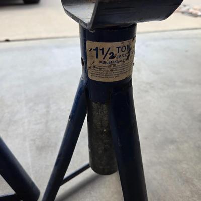 1 1/2 Ton Jack Stands