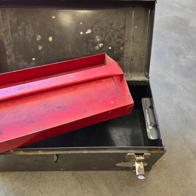 Metal Toolbox with Tray