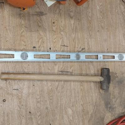 48" LEVEL AND LONG HANDELED SLEDGE