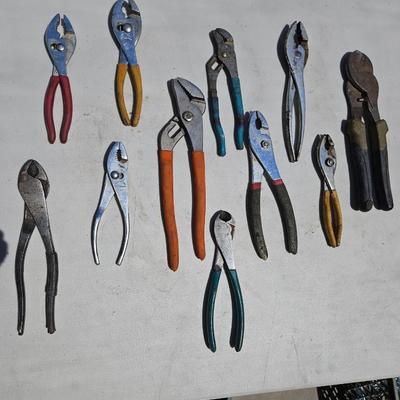 Lot of 11 assorted pliers, wirecutters and pincers