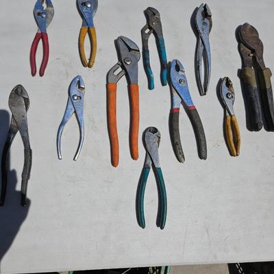 Lot of 11 assorted pliers, wirecutters and pincers