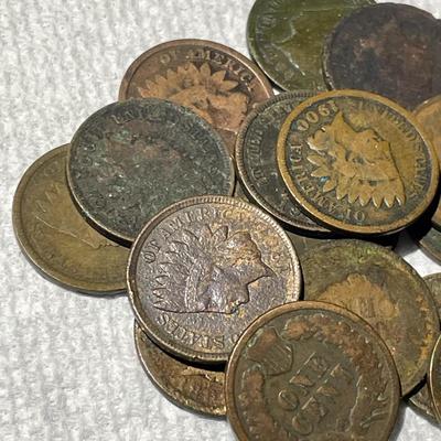 LOT OF 20 HEAVILY CIRCULATED/CULL CONDITION INDIAN HEAD CENTS AS PICTURED.