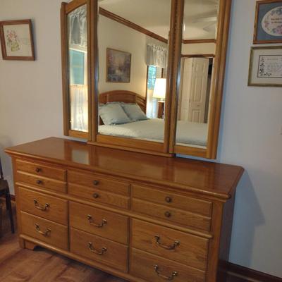 Lexington Solid Wood Stretch Dresser with 3 Panel Dressing Mirror