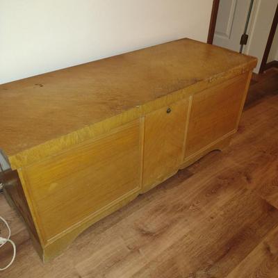 Lane Cedar Blanket Chest