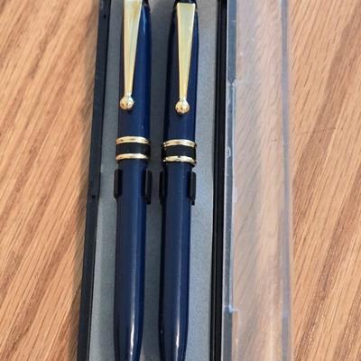 CROSS Pen and Refills and Nice Pen Set