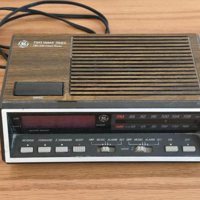 Vintage GE Alarm Clock Radio