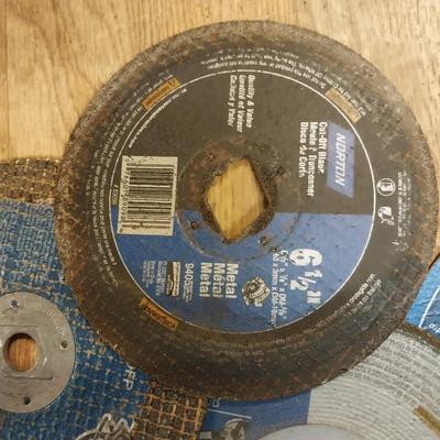 VARIETY OF GRINDING WHEELS