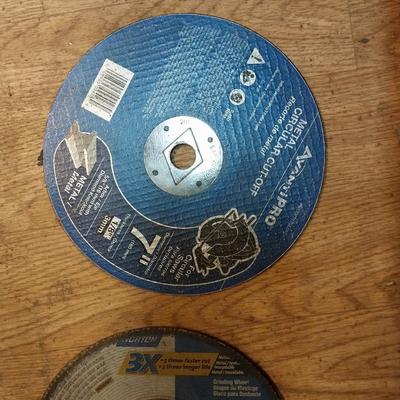 VARIETY OF GRINDING WHEELS