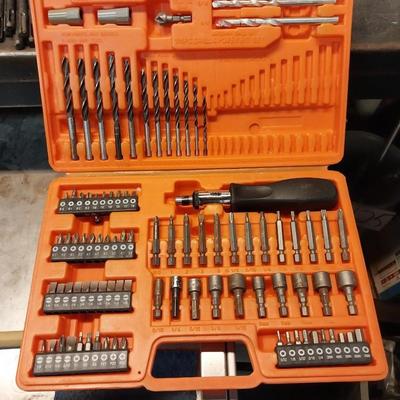 DRILL BIT SET IN CASE