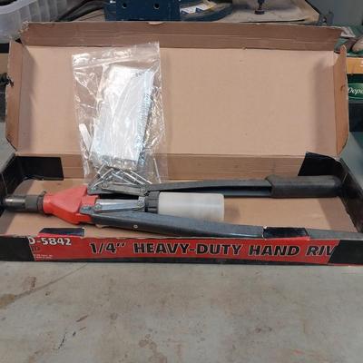 NEW HEAVY-DUTY HAND RIVETER
