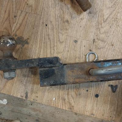 TOW HITCH WITH EXTRA BALL