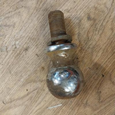 TOW HITCH WITH EXTRA BALL