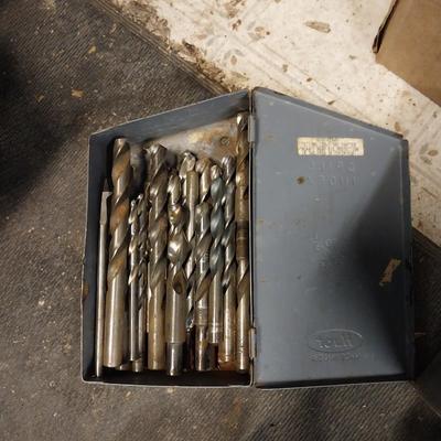 CRAFTSMAN 1/4'" SHEET SANDER-DRILL AND DRILL BITS