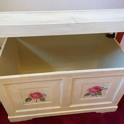 2 Floral chests