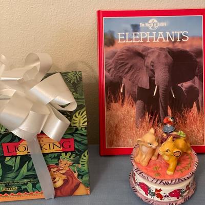 Schmid Lion King music box with Elephant book