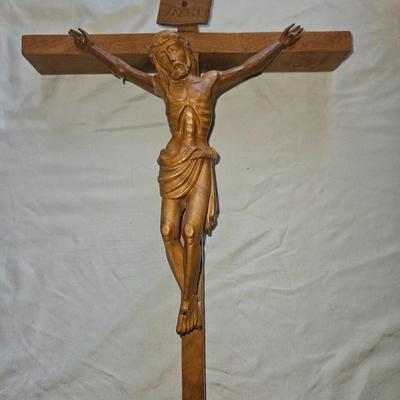 Crosses, crucifix and religious wall decor