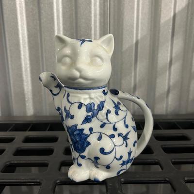 Japanese cat cream pitcher