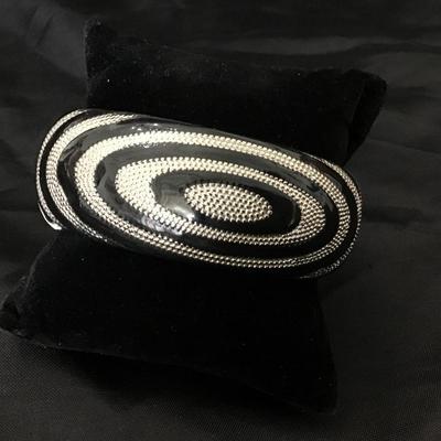 Clamper w Textured Silver and Black Enamel Design,