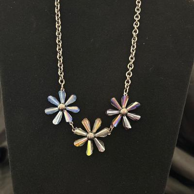 Beautiful crystal flower necklace