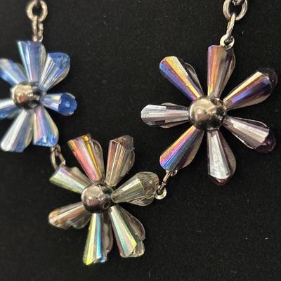 Beautiful crystal flower necklace