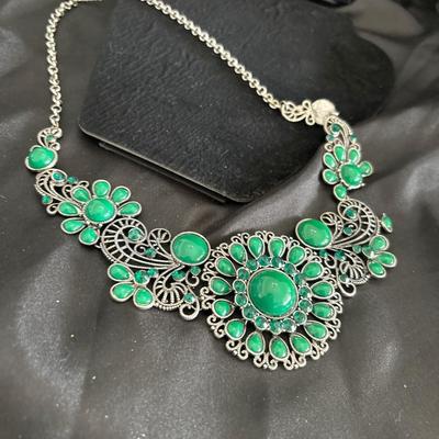 Green statement necklace