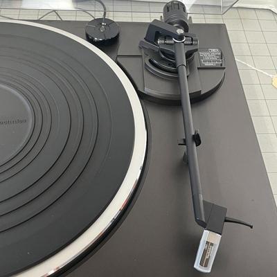 Technics DC Servo Automatic Turntable SL-BD24 Record Player