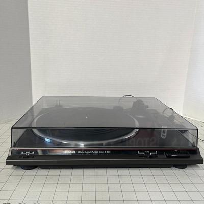 Technics DC Servo Automatic Turntable SL-BD24 Record Player