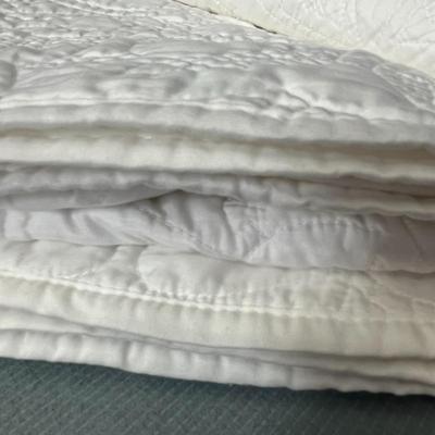 White Full/Queen Quilt