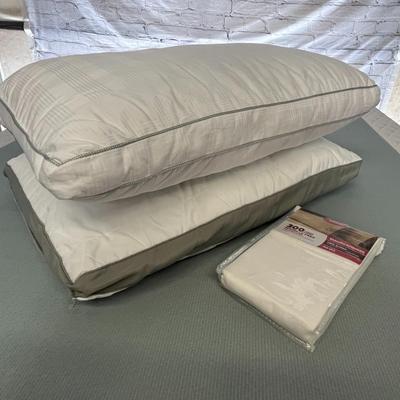 Set of Pillows and Wrinkle Free Pillowcases