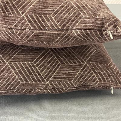Geometric Set of Throw Pillows - 45cm x 45cm