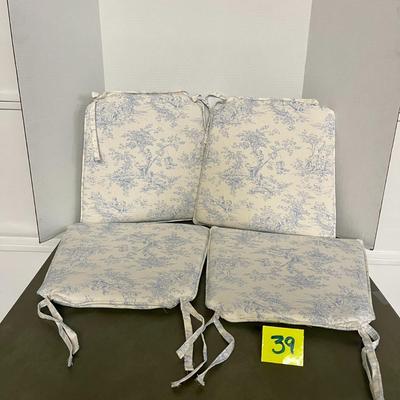 Beautiful Chair Set Covers with Ties