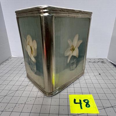 Beautiful Bathroom Trash Bin - 9x7x10