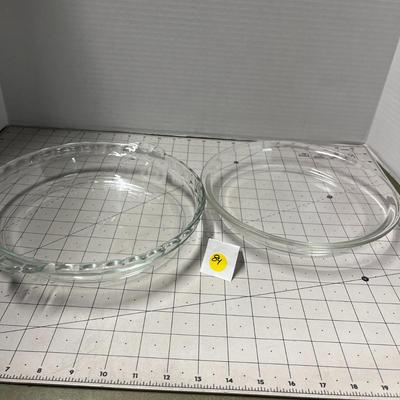 Set of Two PYREX Glass Round/Pie Dishes