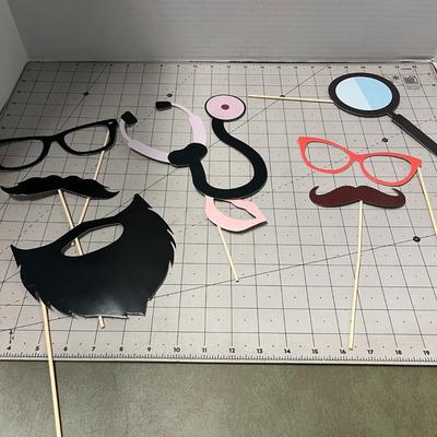 Miscellaneous Photo/Party Props - Doctors/Nurses!
