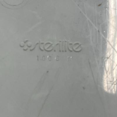 Sterilite Plastic Trash Bin - 14 x 9.5 x 15