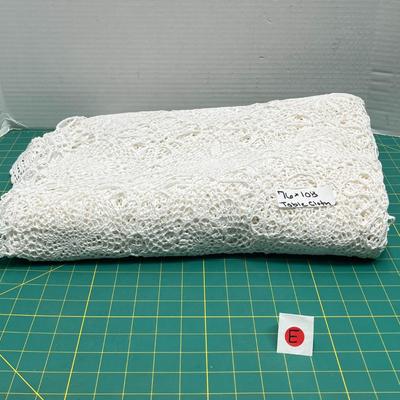 White Cotton Lace Tablecloth - 76x108