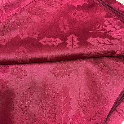 Red Silky Foliage Tablecloth - 102x57 