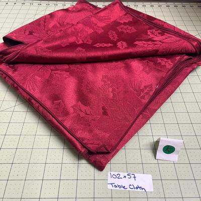 Red Silky Foliage Tablecloth - 102x57 