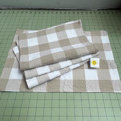 Set of 4 White and Tan Checkered Placemats 