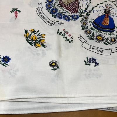 Beautiful European Tablecloth - 34x36