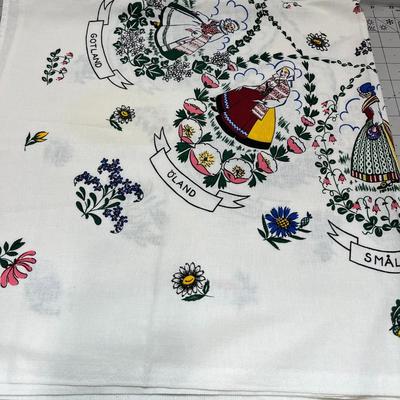 Beautiful European Tablecloth - 34x36
