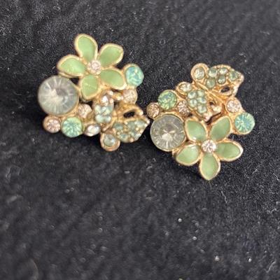 Mint Green Crystal Bridal Earrings, Mint Opal Stud Earrings, Bridal Earrings, Mint Bridal Earrings, Bridesmaids Earrings, Mint Opal Earrings