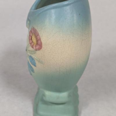 Hull Art Pottery Bowknot Vase